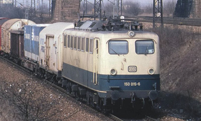 locomotive electrique PIKO Loco Electrique BR150 Beige
